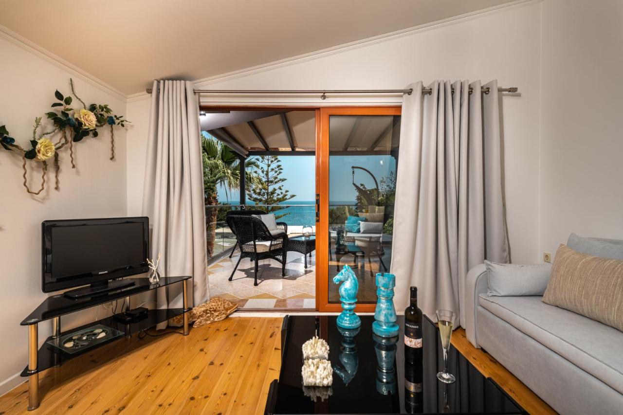 Tortuga Dafni Bay Diver's Paradise By 